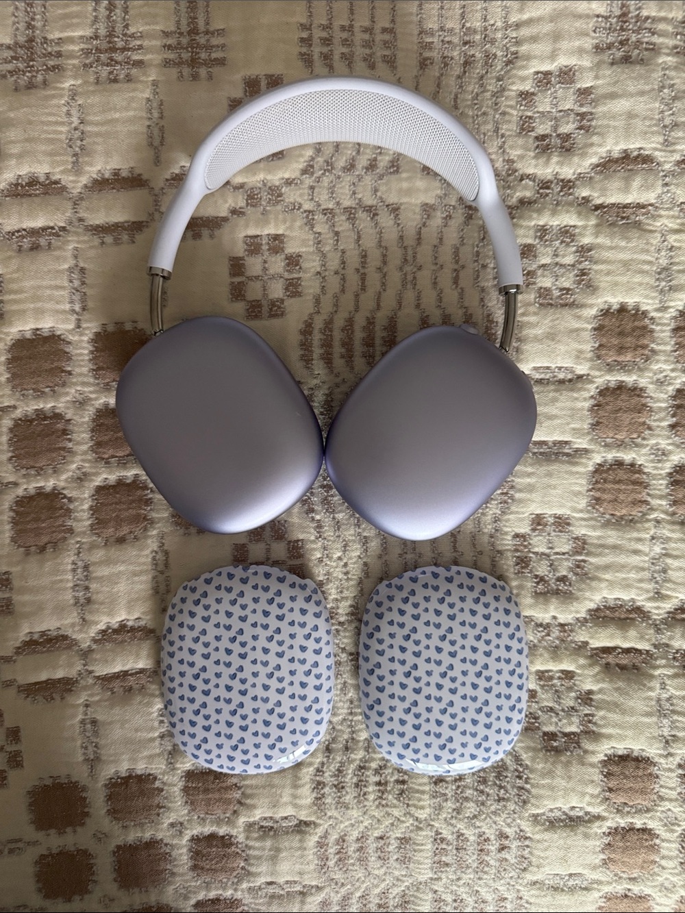 Apple AirPods Max USB-C - Lavender - Like New - Picture 3 of 8